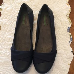 Navy blue business casual wedges